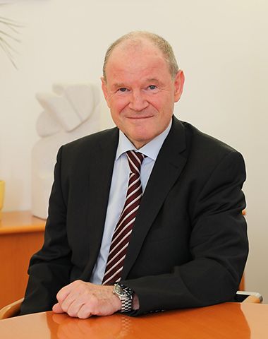 Rechtsanwalt in Leoben für Wirtschaftsrecht, Unternehmensrecht, Insolvenzrecht, Schadenersatz, Wasserrecht, Agrarrecht und in der gesamten Steiermark tätig.